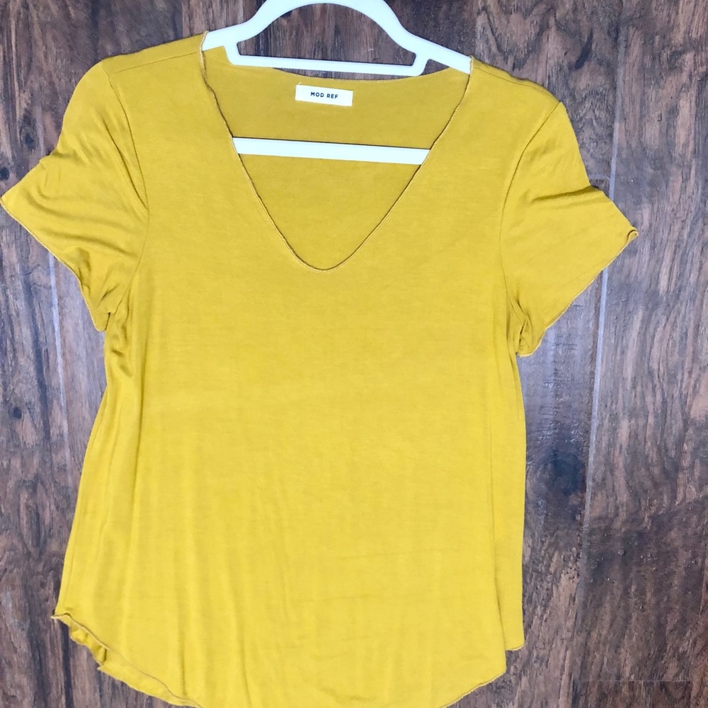 MOD REF Vneck T-shirt